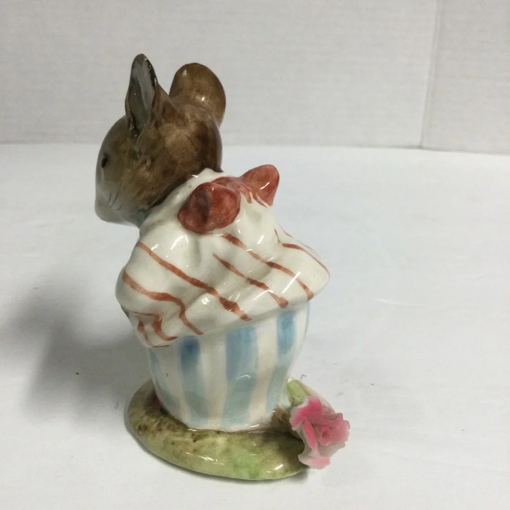 Beatrix Potter Mrs Tittlemouse Brown Ceramic Mouse Figurine Vintage